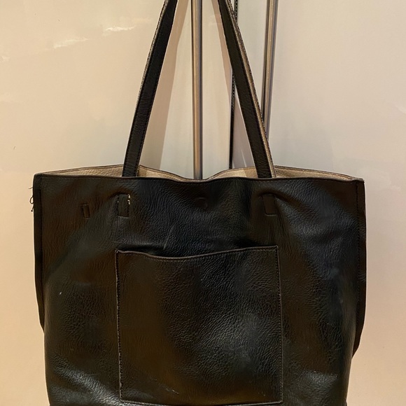 Urban Outfitters Black Tote Bag, perfect for school or work. - Picture 5 of 7